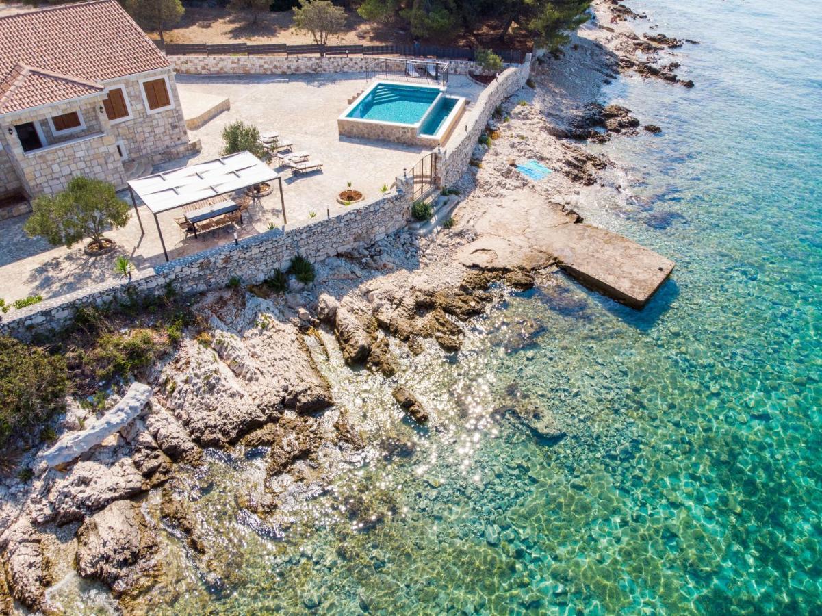 Villa Rudini With Heated Pool Okrug Gornji Extérieur photo