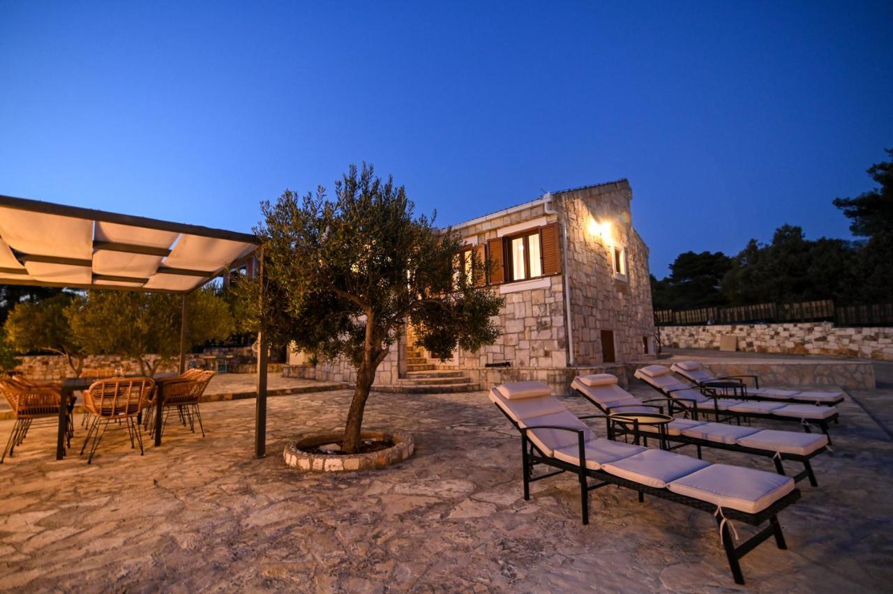 Villa Rudini With Heated Pool Okrug Gornji Extérieur photo