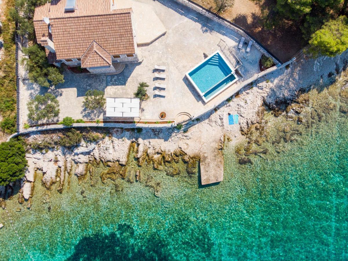 Villa Rudini With Heated Pool Okrug Gornji Extérieur photo