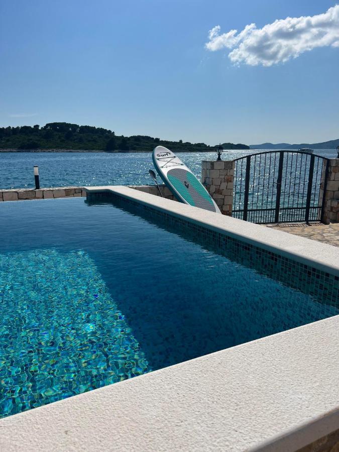 Villa Rudini With Heated Pool Okrug Gornji Extérieur photo